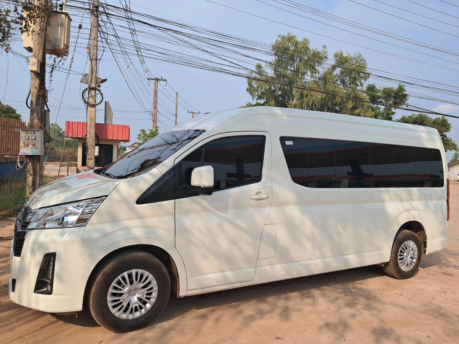 Reliable and Affordable Minivan Rental and Sales Solutions for Travel